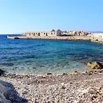 And By The Sea Zaklopatica, - 8339