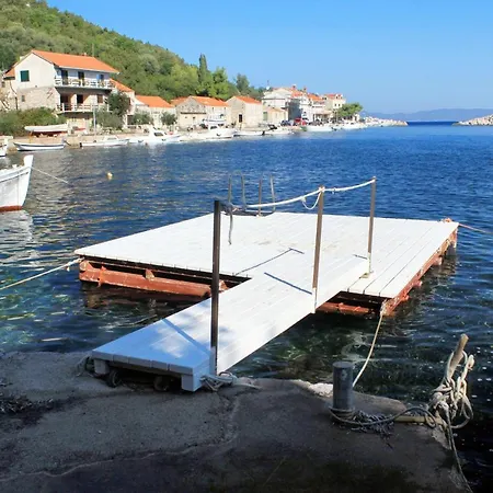 And By The Sea Zaklopatica, - 8339 3*