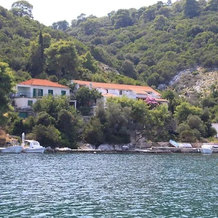 And By The Sea Zaklopatica, - 8339 3*