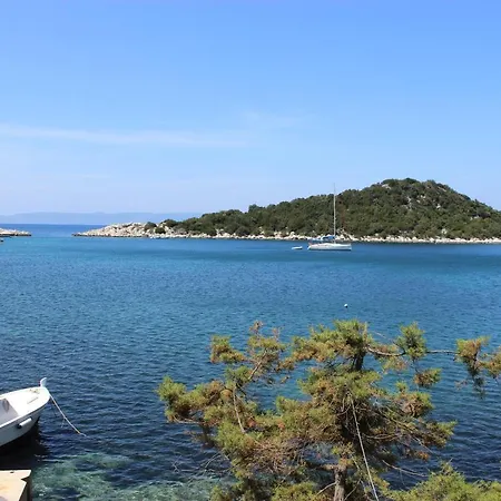 And By The Sea Zaklopatica, - 8339 3* Lastovo