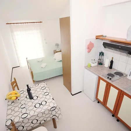 And By The Sea Zaklopatica, - 8339 3* Lastovo