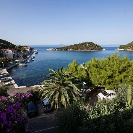 And By The Sea Zaklopatica, - 8339 招待所