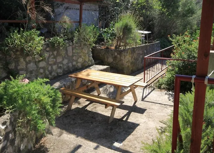 And By The Sea Zaklopatica, - 8339 3*