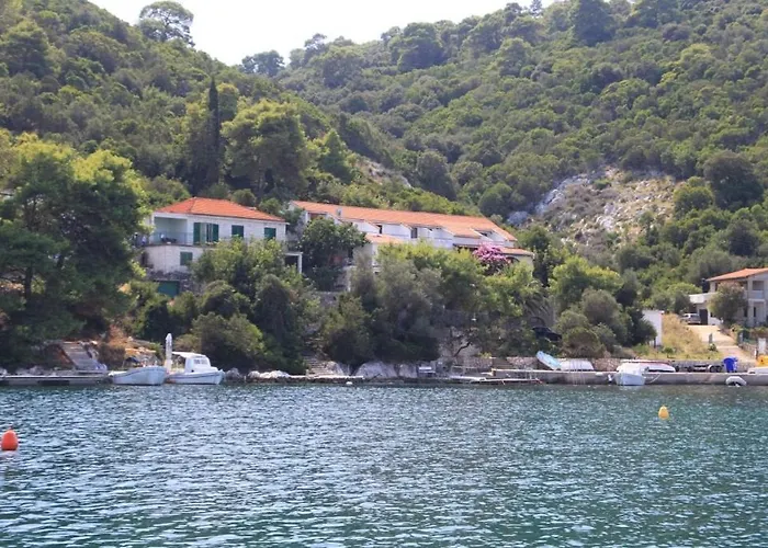 And By The Sea Zaklopatica, - 8339 3*