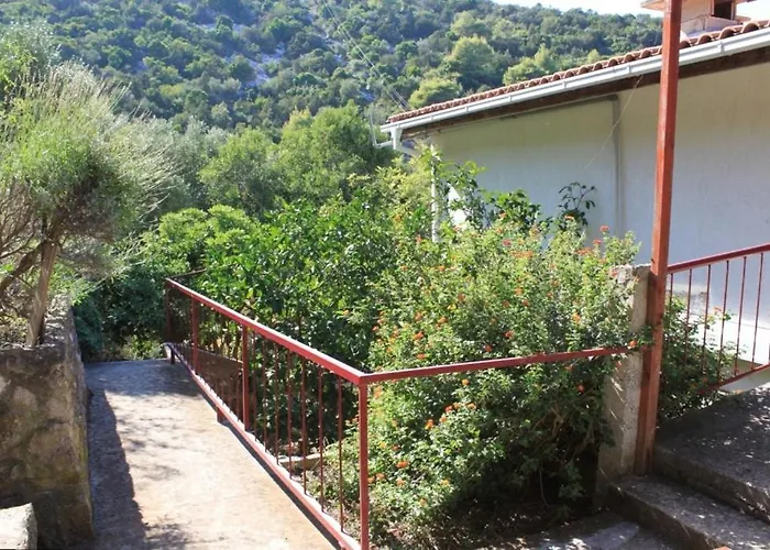 And By The Sea Zaklopatica, - 8339 3*