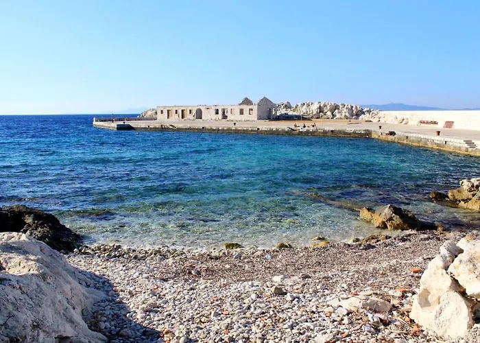 And By The Sea Zaklopatica, - 8339