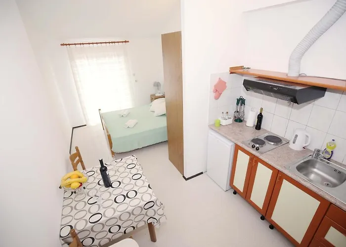 And By The Sea Zaklopatica, - 8339 3* Lastovo