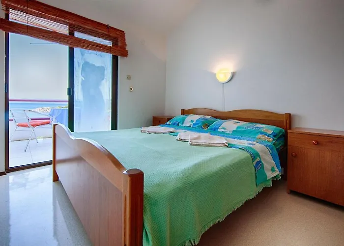 招待所 And By The Sea Zaklopatica, - 8339