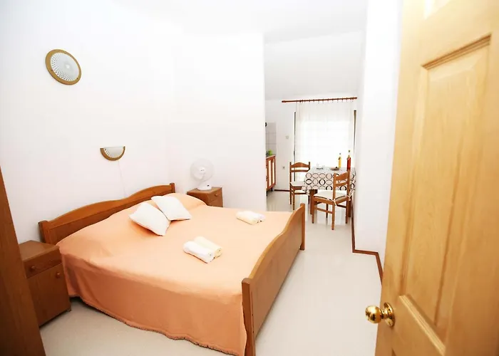 And By The Sea Zaklopatica, - 8339 招待所 Lastovo