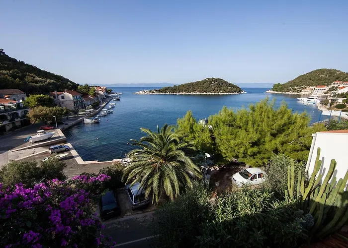 And By The Sea Zaklopatica, - 8339 招待所