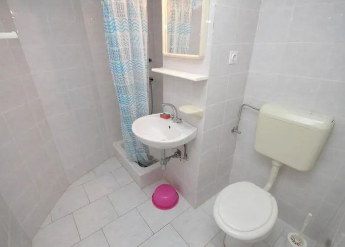 And By The Sea Zaklopatica, - 8339 招待所 3*